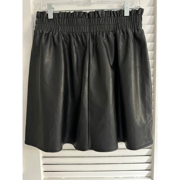 Women's Esprit EDC Faux Leather Mini Skirt Size 38 US Size 8 Color Black - Picture 1 of 4